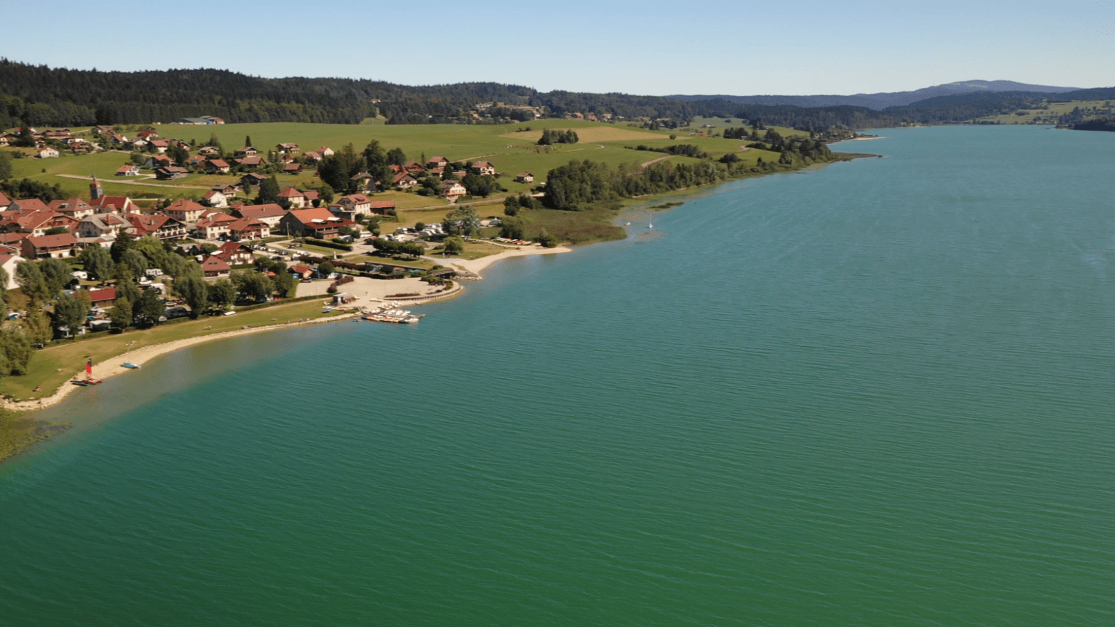 Le lac de SaintPoint 400 hectares de fun et de nautisme Doubs Montagnes du Jura Le lac de SaintPoint 400 hectares de fun et de nautisme Doubs Montagnes du Jura
