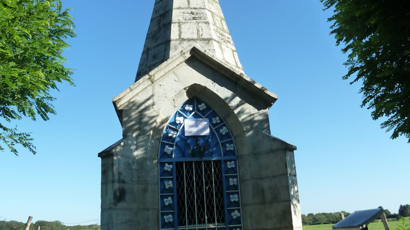 Chapelle de la Grotte des Essards