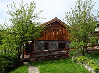Chalet au Pas du Comtois - LES PREMIERS SAPINS