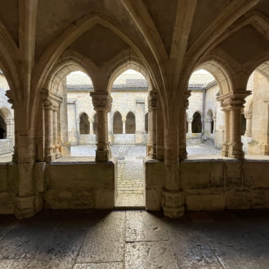 Abbaye et cloître de Montbenoit