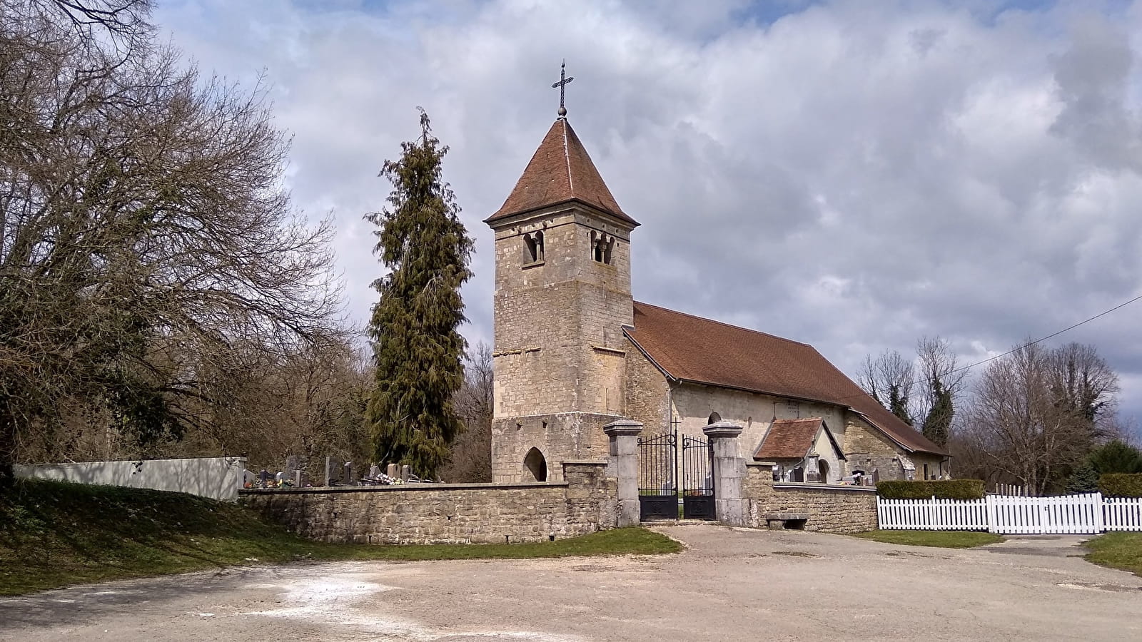 Eglise de Leugney