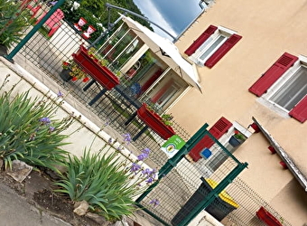 Gîte Les Pivoines Blanches - HYEVRE-MAGNY