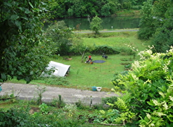 Camping chez l'habitant - La Maison Imparfaite - FOURBANNE