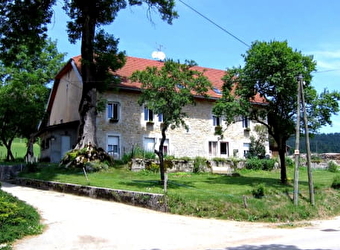 Appartement - Gîte Franco-Suisse - VERRIERES-DE-JOUX