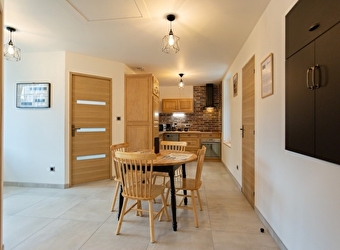 Les Gîtes de l'Orée du Bois - Papeterie - TORPES