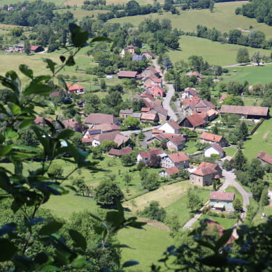 Espace Naturel Sensible des Roches de Nans et du Bois de Châtel à Uzelle