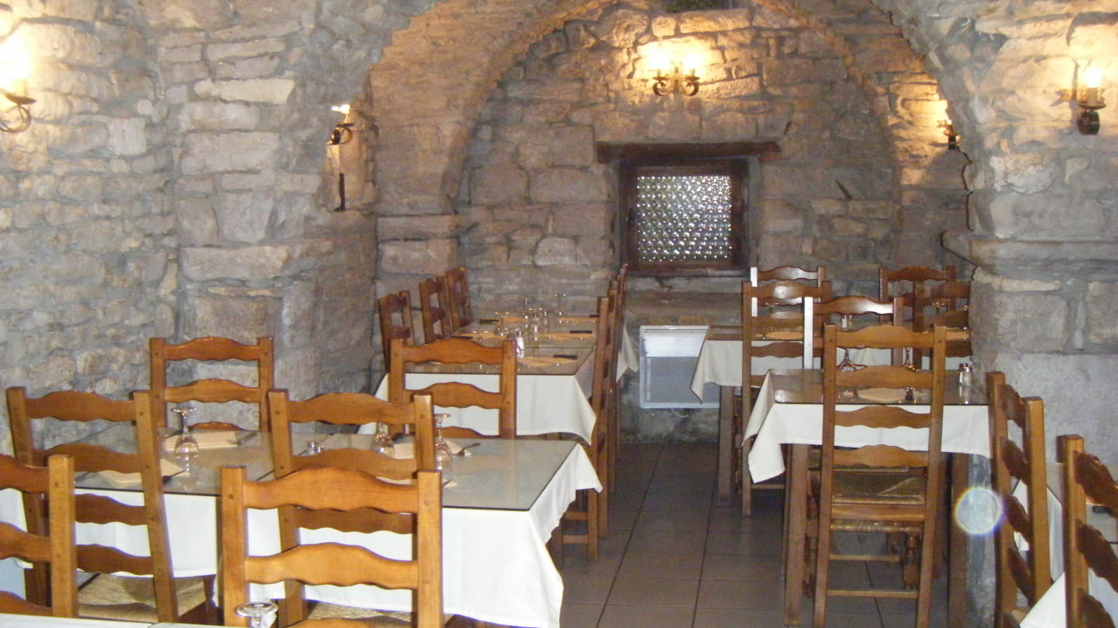 Le Caveau