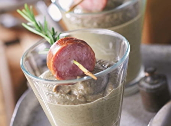 Crème de lentilles et saucisse de Montbéliard en brochette de romarin - BESANCON