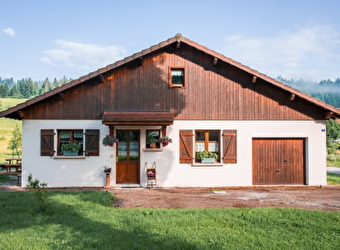 Gîte 'Sous la Vie du Bois' - LES GRAS