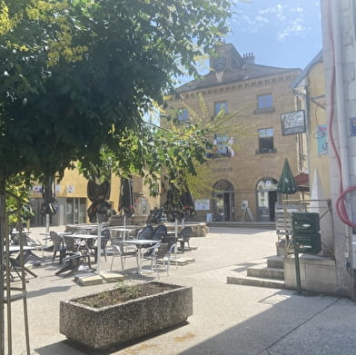 Le Café du Centre 'Chez Fanny'