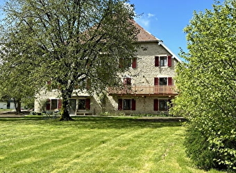 Sous le Charme - GUYANS-DURNES