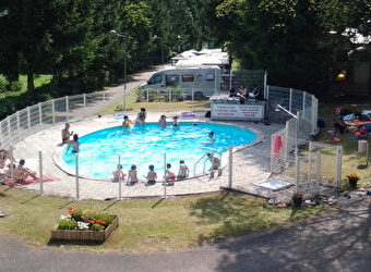 Camping - Le Clos du Doubs - GLERE