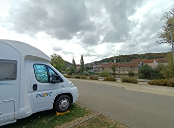 Aire de Camping-cars  - PONT-DE-ROIDE-VERMONDANS