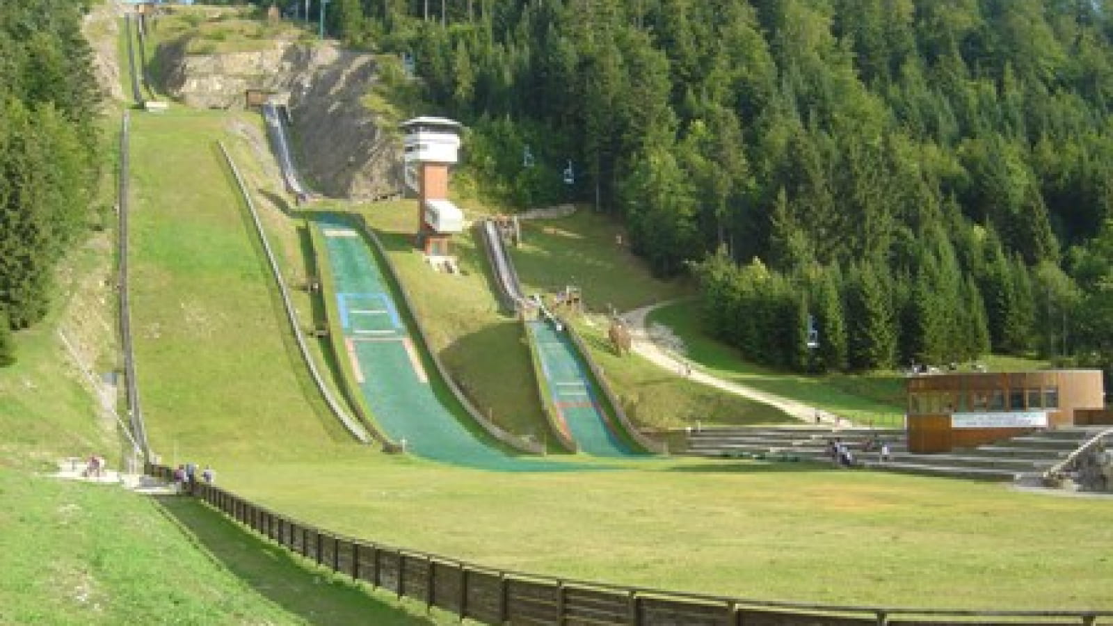 Visite des tremplins internationaux de saut à ski Chaux-Neuve