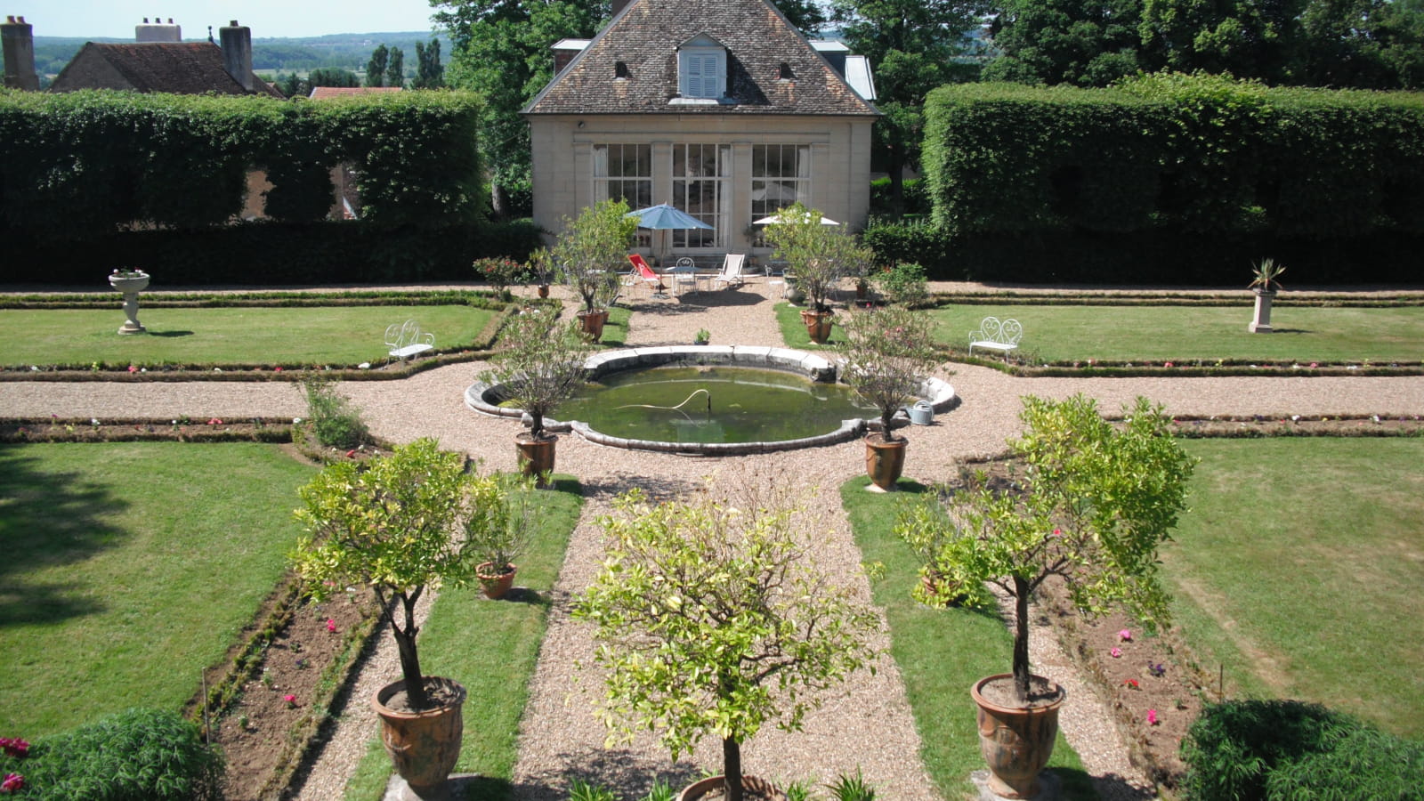Jardin à la française du château de Jallerange
