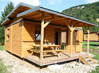 Chalets du  camping du Domaine d'Aucroix - BAUME-LES-DAMES