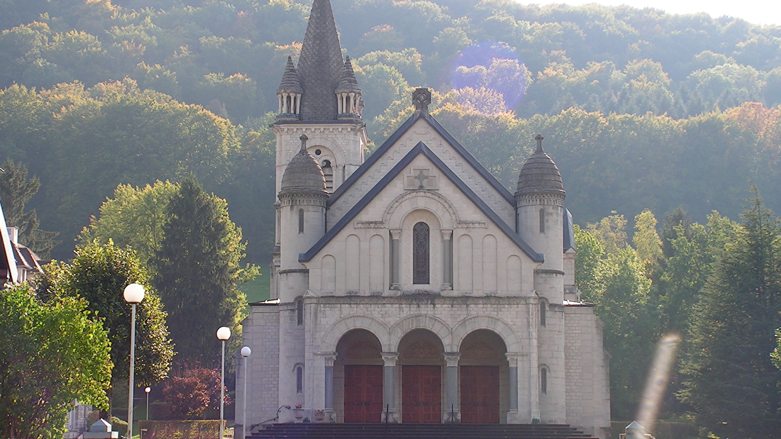 Basilique Sainte-Jeanne-Antide Thouret
