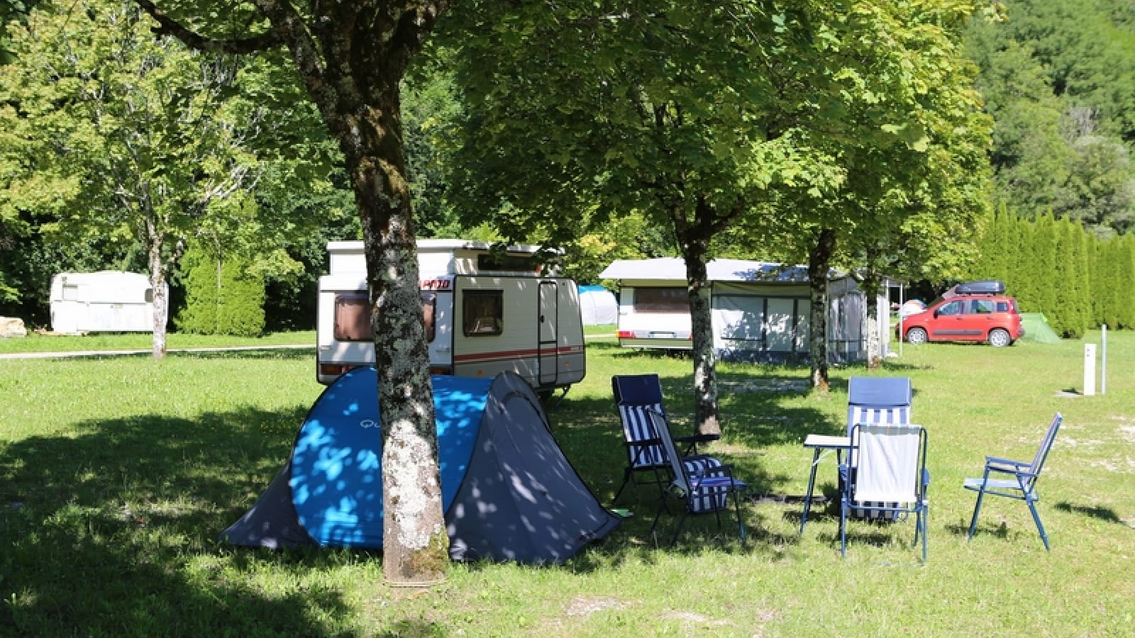 Aire de camping-cars du camping Le Champaloux