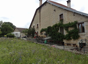 Gîte d'étape Spéléo - MONTROND-LE-CHATEAU