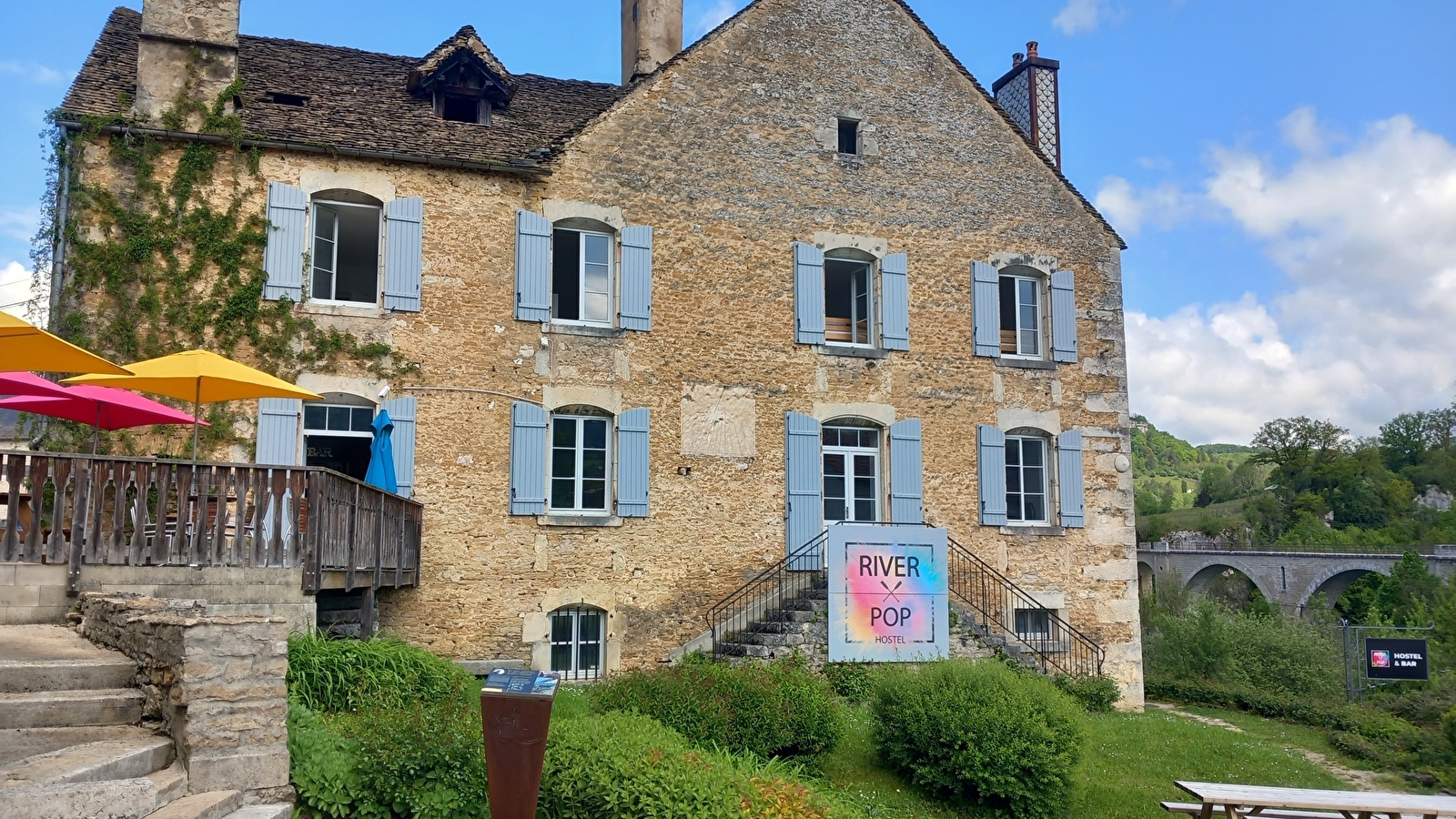 River Pop Hostel