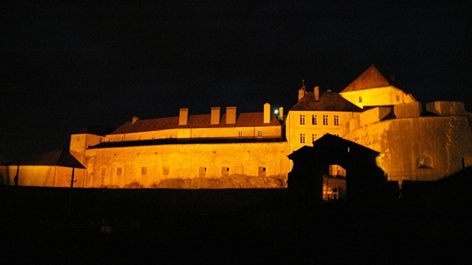 Château de Joux - Visite nocturne et théâtralisée - Lady Cactus